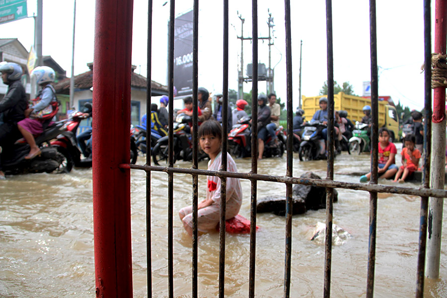 Mereka Lelah Didera Banjir Berkepanjangan – Mongabay.co.id