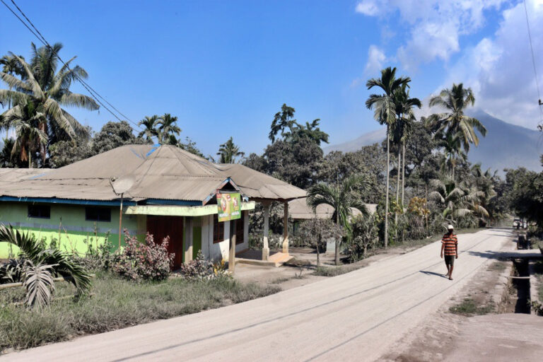 Dampak Erupsi Gunung Lewotobi Laki-laki: Lahan Pertanian Masyarakat Harus Dipulihkan